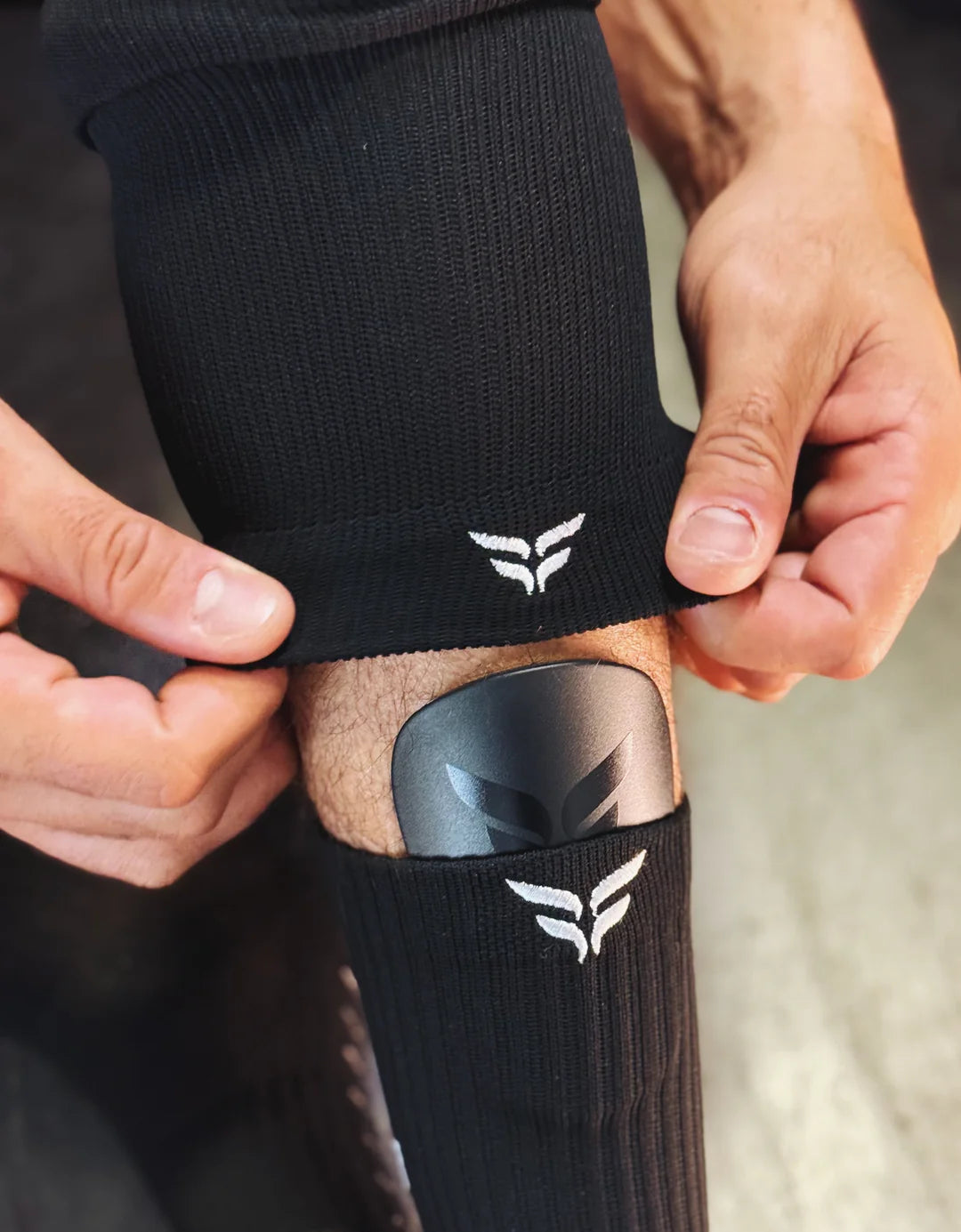 SHIN-GUARDS-MICRO-MATTE-BLACK-SUPPORT2.webp